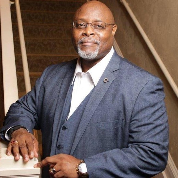 Meet your Posher, Darrell - Picture 2 of 2